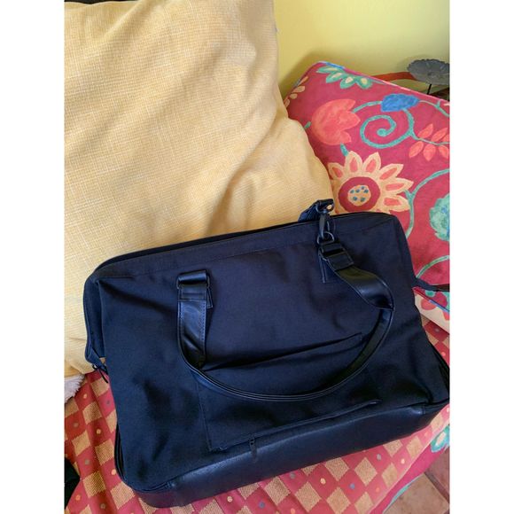 NWT BEIS Weekender bag in Black - Picture 8 of 8